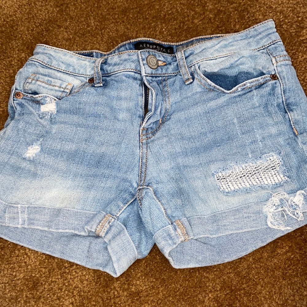 ⭐️ripped light wash aeropostale jean shorts⭐️